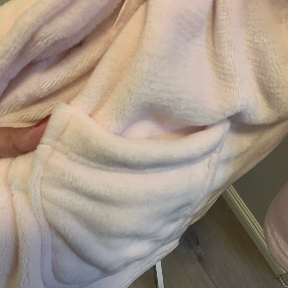 Victoria Secret Pink Robe - Picture 4 of 6